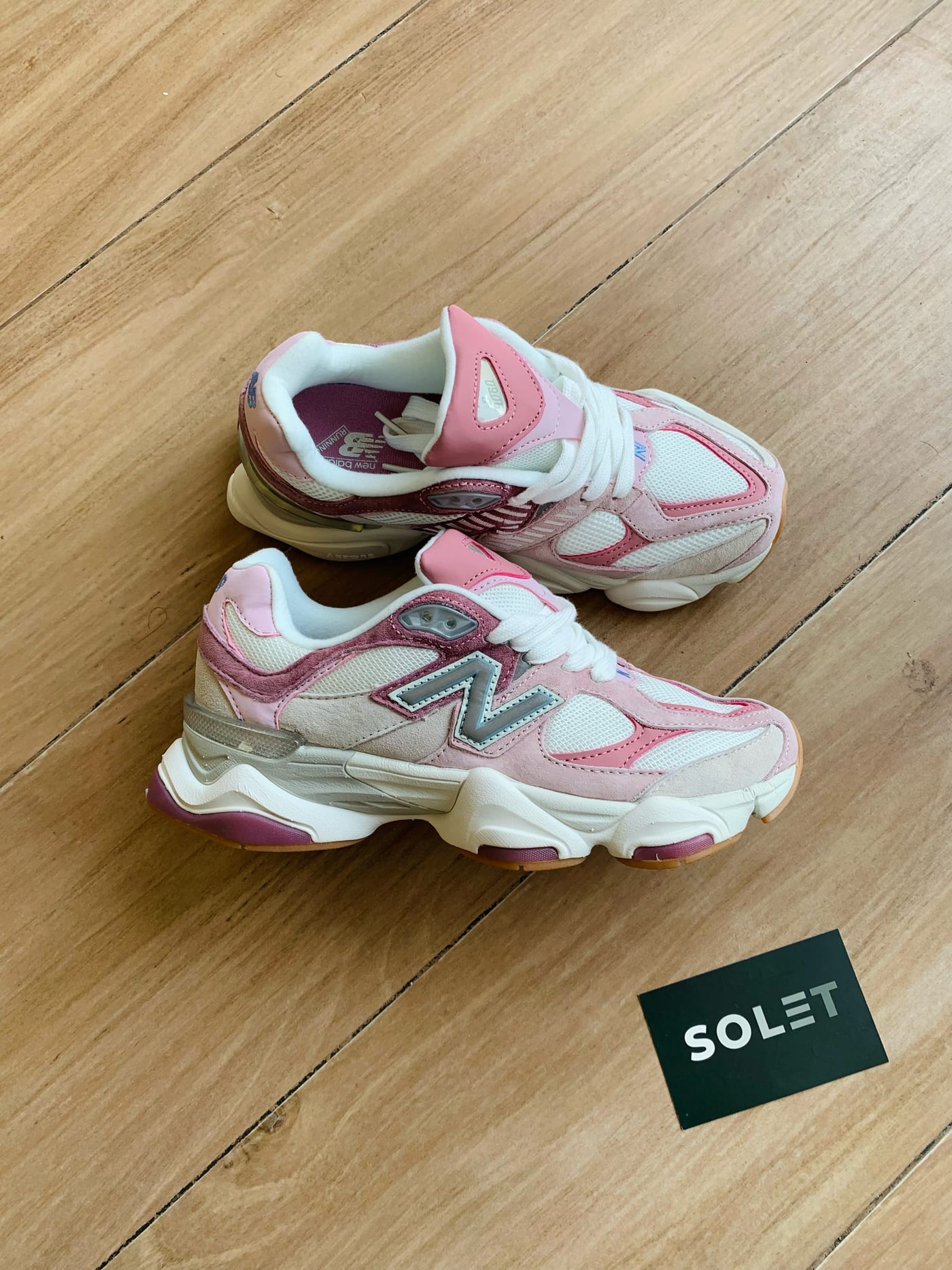 New Balance 9060 pink